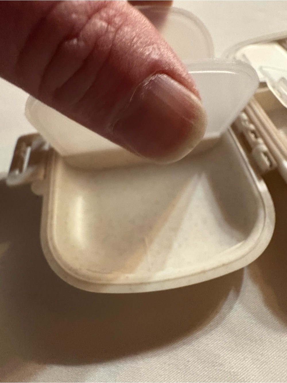 Portable White Travel Pill Box Organizer - Picture 4 of 6